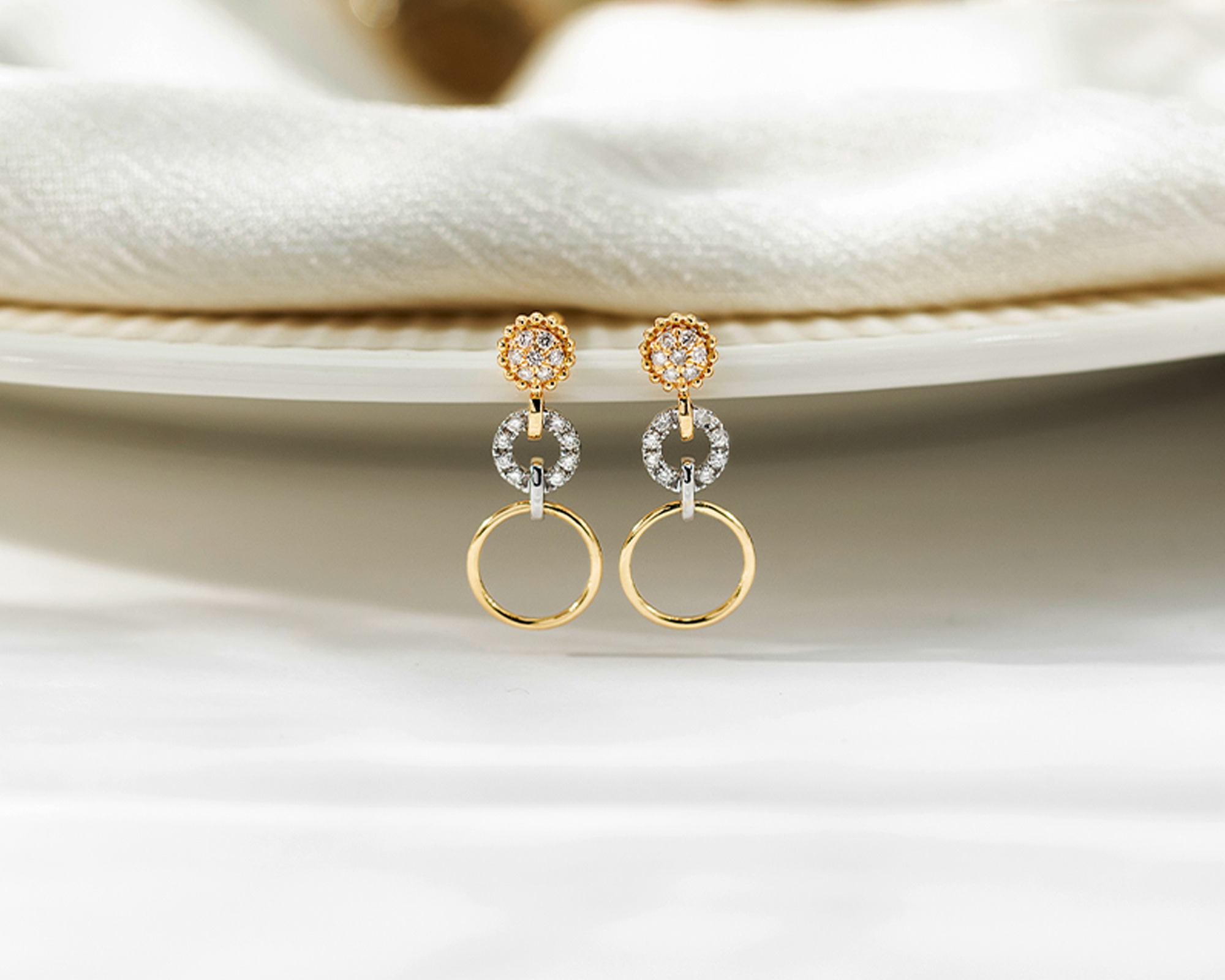 daily wear gold earrings